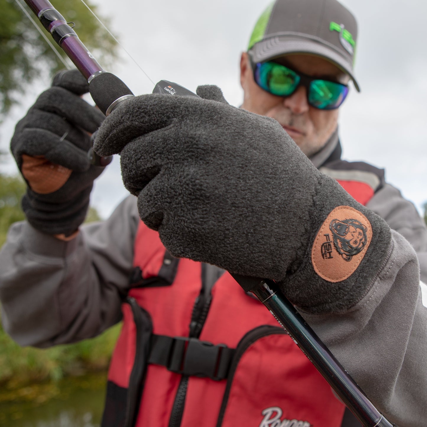 FM33 - Task Fleece Fishing Glove